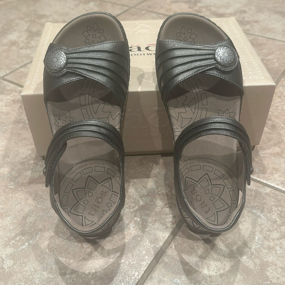 Taos Pewter Escape Sandals